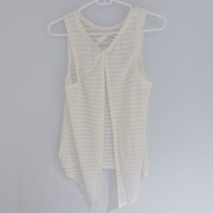 NWOT Lululemon sleeveless shirt